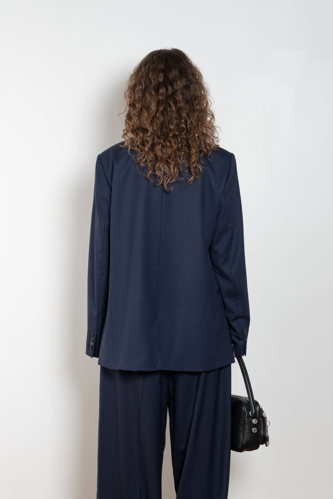 The Double Breasted Blazerby 6397 in a Italian wool twill has a relaxed boxy fit