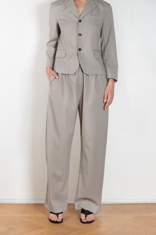 The Full Leg Pull-on Pant by 6397 is a refined trouser in a summer lightweight wool with a relaxed fit