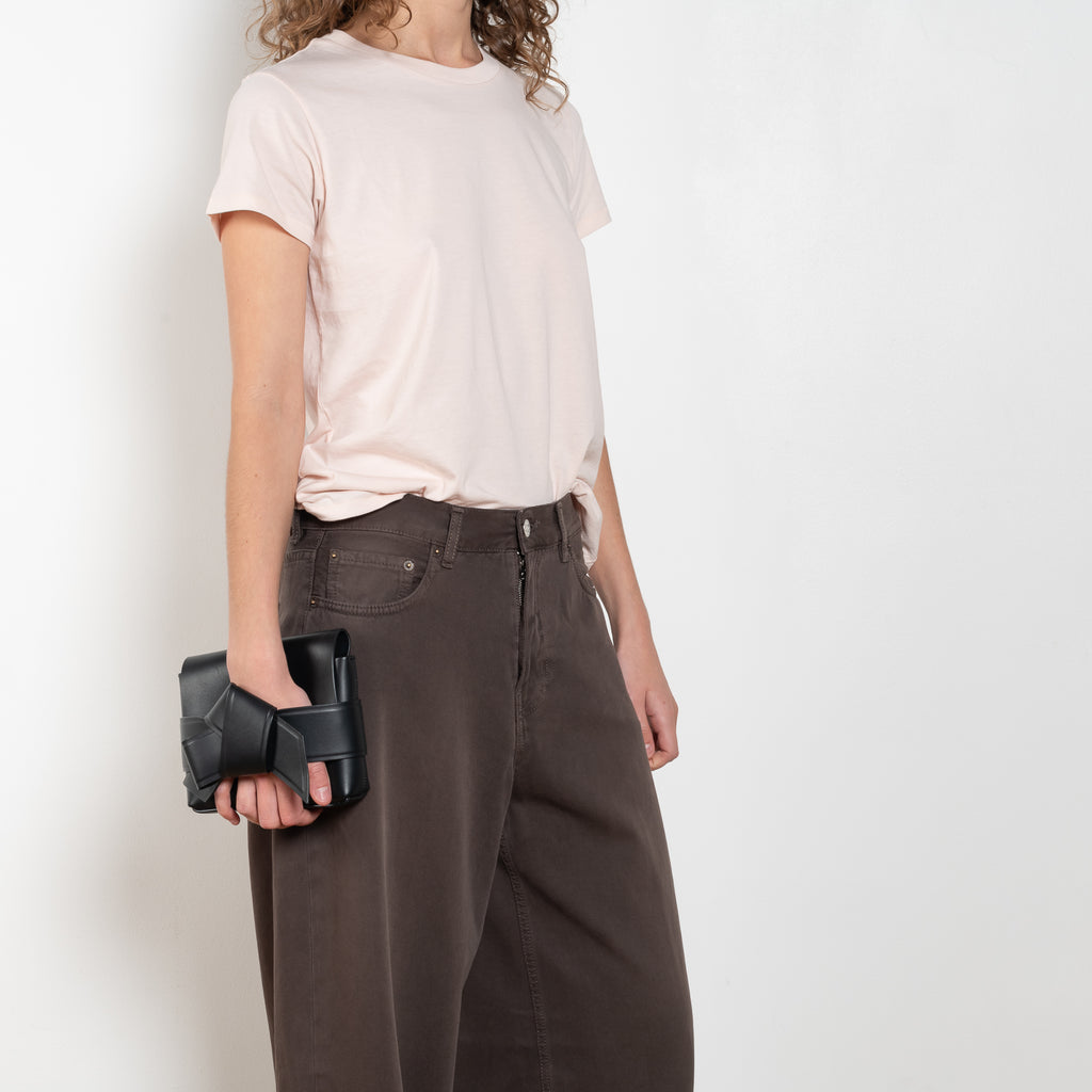 The Roomy Jeans by 6397 is a relaxed jeans with a wide oversized leg