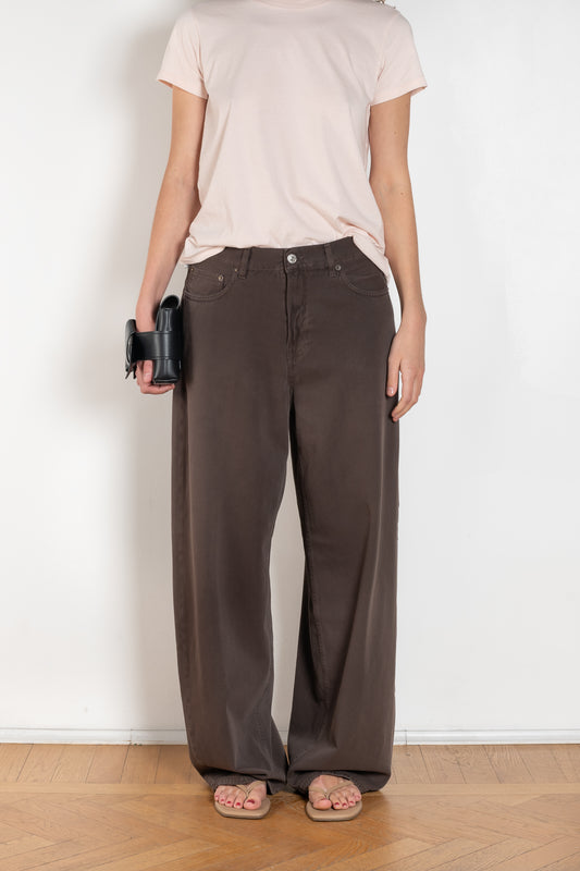 The Roomy Jeans by 6397 is a relaxed jeans with a wide oversized leg