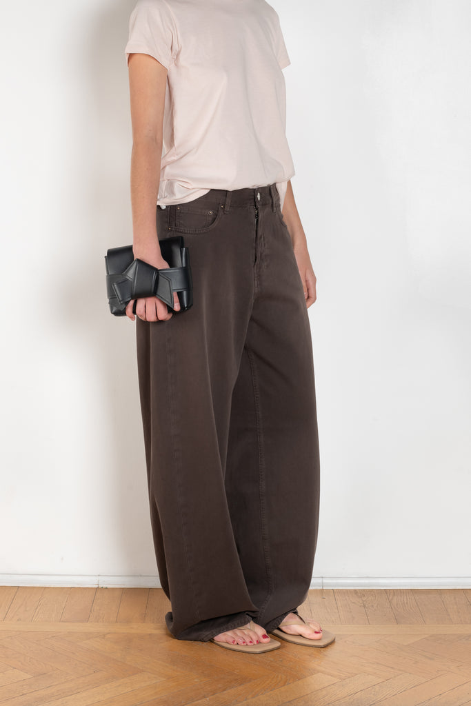 The Roomy Jeans by 6397 is a relaxed jeans with a wide oversized leg