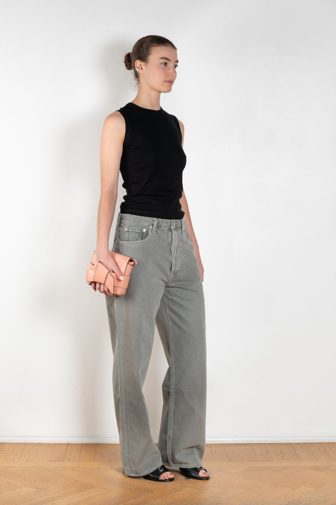 The Low Slung Baggy by AGOLDE is a ultra relaxed jeans with a upsized fit sitting low on the hips with a directional, baggy silhouette