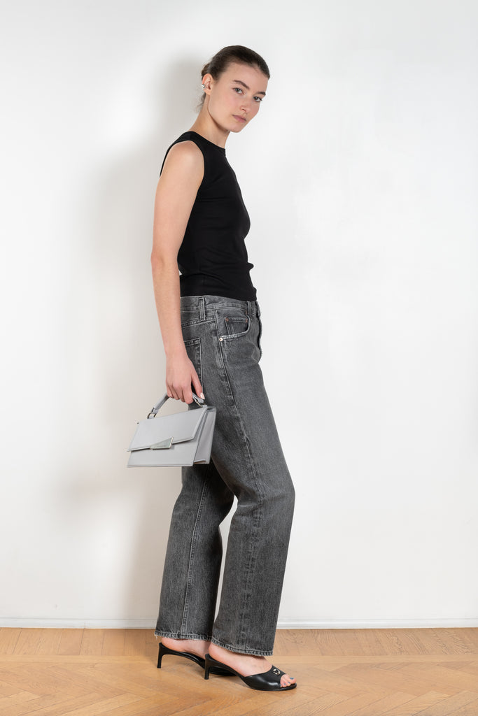 The Valen Jean by AGOLDE is a mid waist ankle length jeans with a straight leg