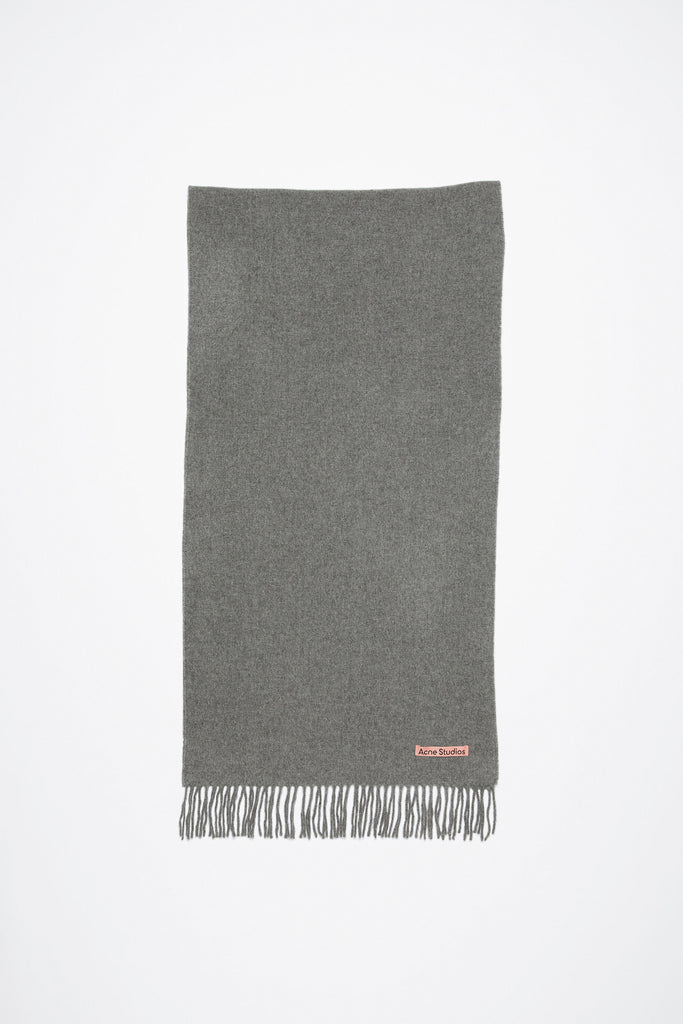 The Fringe Wool Scarf Narrow by Acne Studios bubble is detailed with a pink Acne Studios label and crafted from midweight wool