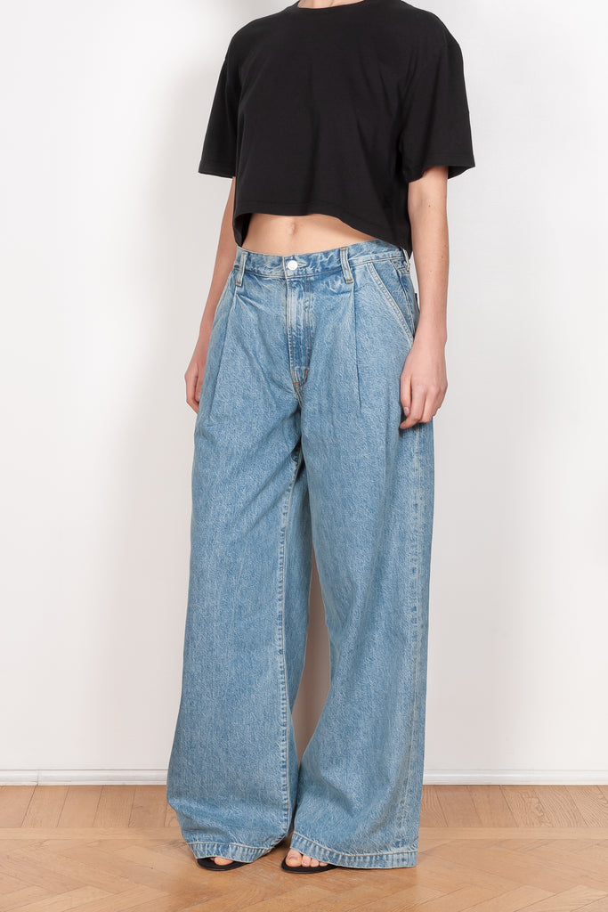 The Ellis Trouser by AGOLDE is a wide leg jeans