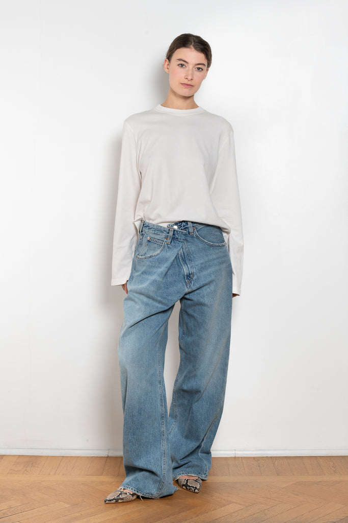 The Runa Tee by Agolde is a structured long sleeved cotton tee with dropped shoulders