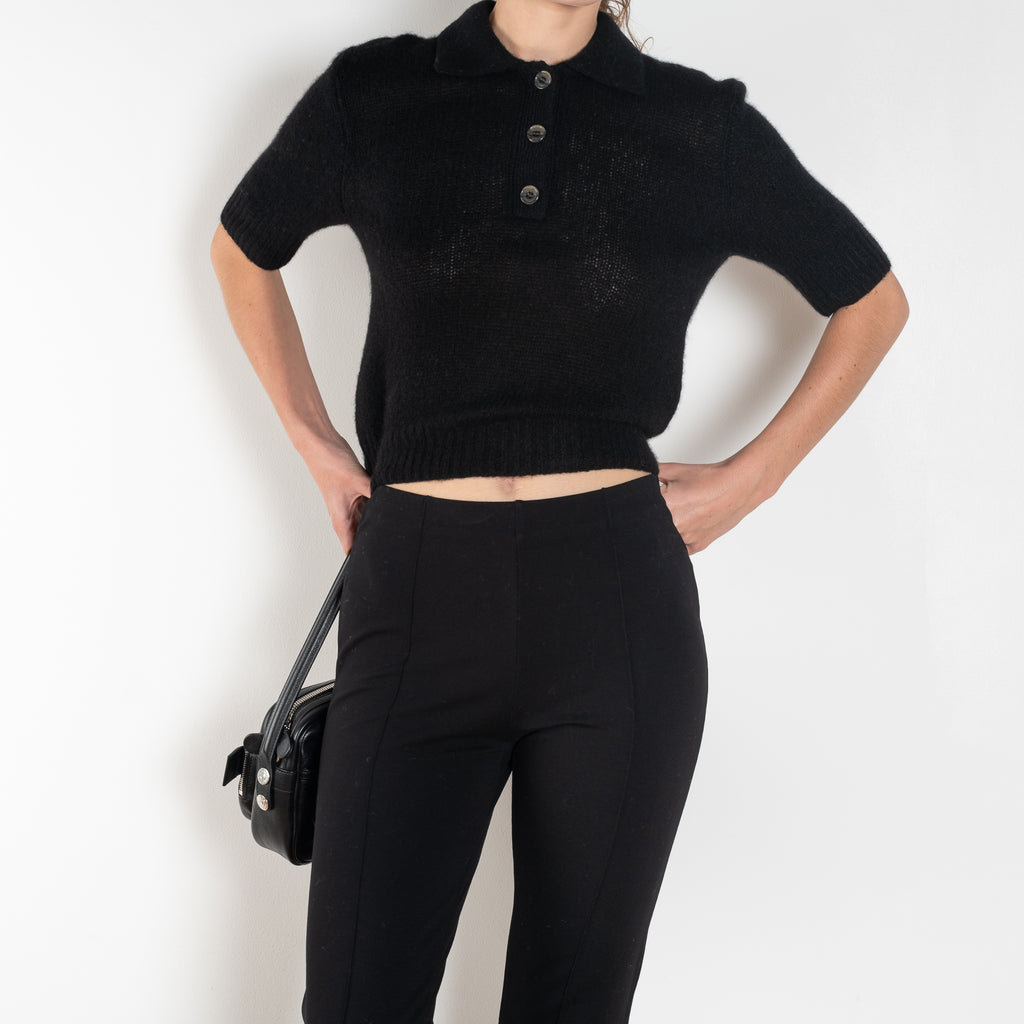 The Jersey Cropped Leggings by Bite are fitted, pull-on trousers designed with a cropped, slightly flared leg
