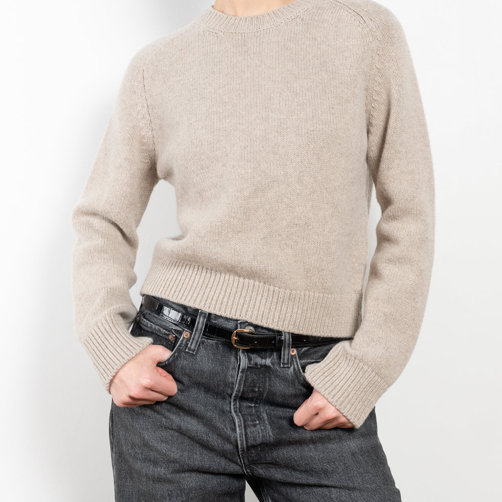 The Rosh Crewneck by & DAUGHTER has neat proportions. Neither shrunken nor oversized, it is defined by a sense of ease but with a crispness to it.