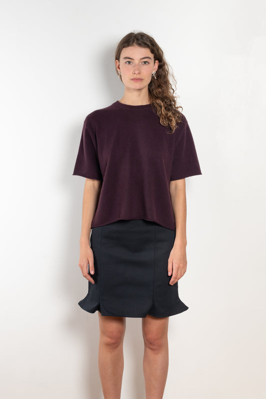 The Cila Tee by LISA YANG is a fine knit cashmere t-shirt with a classic round neck and rolled trim edges