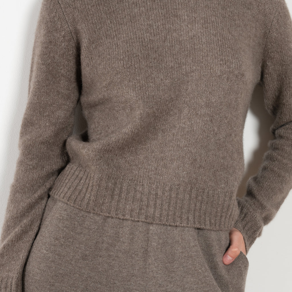 The Mira Sweater by Lisa Yang is a round neck sweater in a soft textured cashmere silk blend with a light and lofty hand feel
