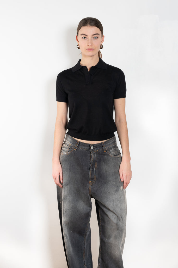 The Nai Tshirt by LISA YANG is a fine knit cashmere polo shirt with short sleeves