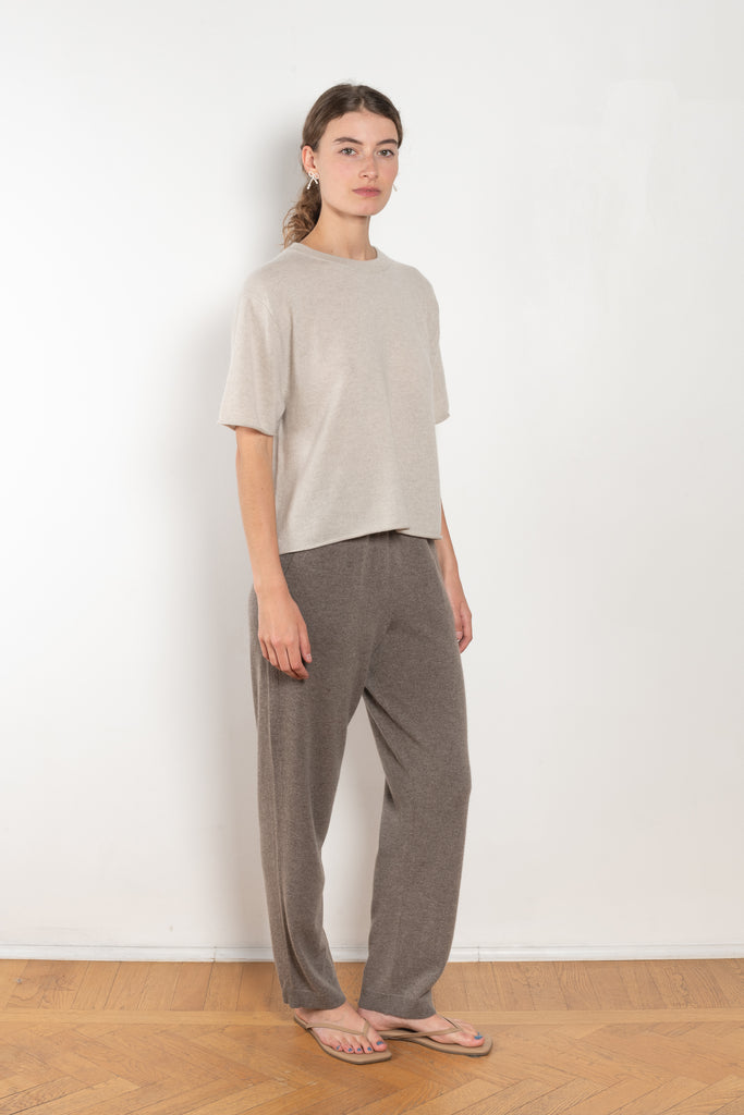 The Cila Tee by LISA YANG is a fine knit cashmere t-shirt with a classic round neck and rolled trim edges