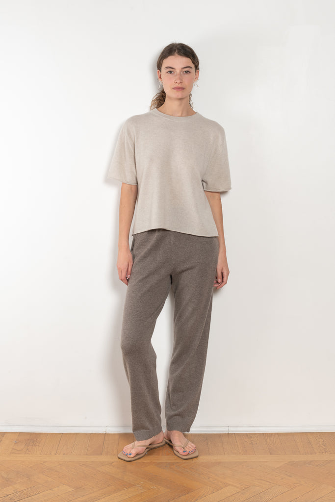 The Cila Tee by LISA YANG is a fine knit cashmere t-shirt with a classic round neck and rolled trim edges