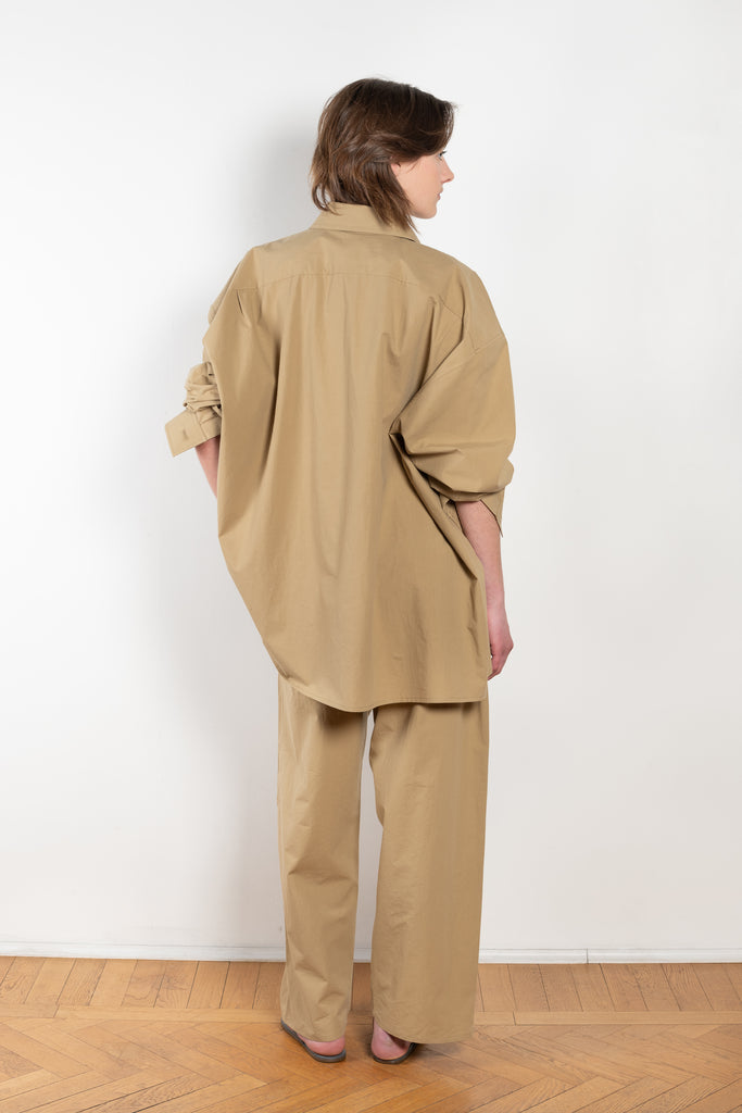 The Poplin Cotton Pants N°3 by Maud Van Den Beussche is a relaxed trouser with elastic waistband in a beautiful poplin cotton