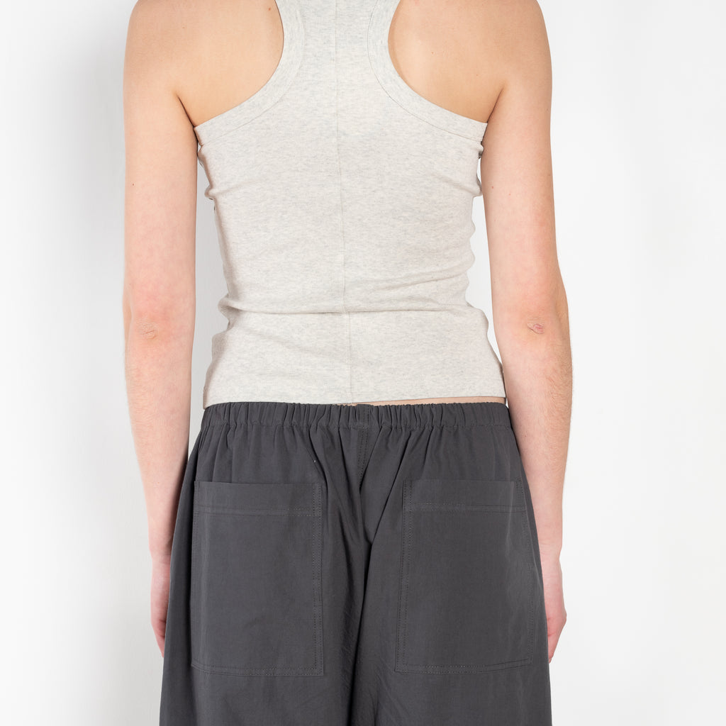 The Poplin Cotton Pants N°3 by Maud Van Den Beussche is a relaxed trouser with elastic waistband in a beautiful poplin cotton