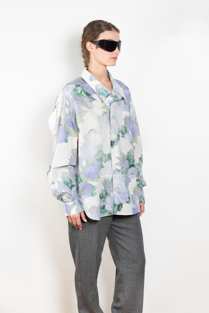 The Boule Shirt by Meryll Rogge is an oversized shirt with a ruffled details on the back in a seasonal floral print