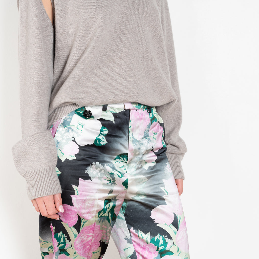 The Faded Floral Trouser by Meryll Rogge is a high waist trouser with a straight fit in a faded floral print