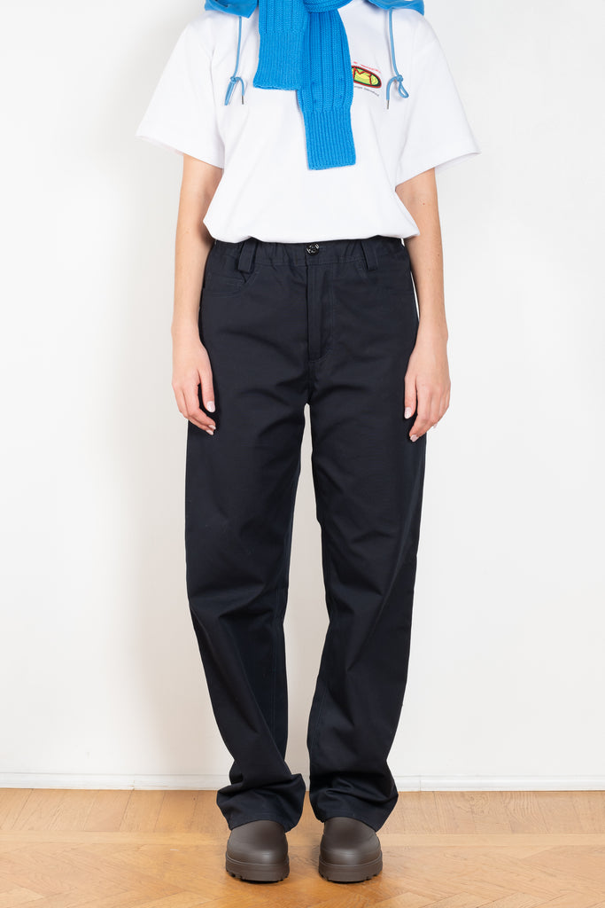 The Elastic Waistband Jeans by Meryll Rogge is a straight fit cotton trouser with worker wear details