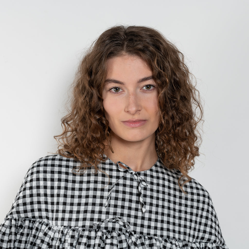 The Short Ruffle Dress by Meryll Rogge is a short dress with a vichy print and cute ruffles