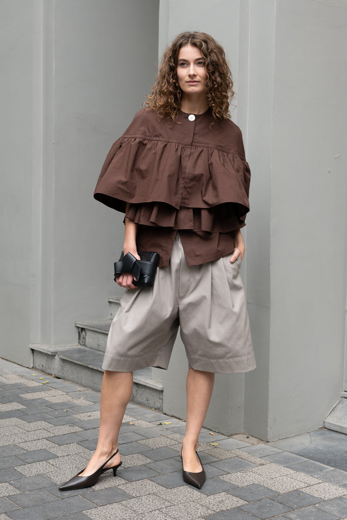 The Drawstring Chino Shorts by Meryll Rogge is a signature oversized short with a drawstring closure