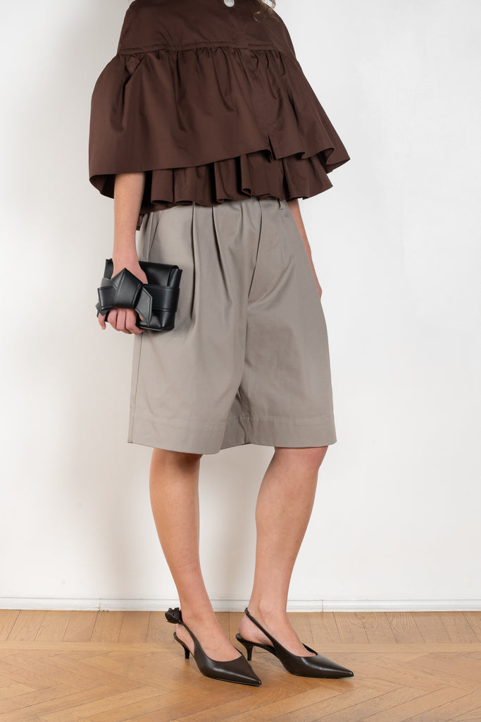 The Drawstring Chino Shorts by Meryll Rogge is a signature oversized short with a drawstring closure