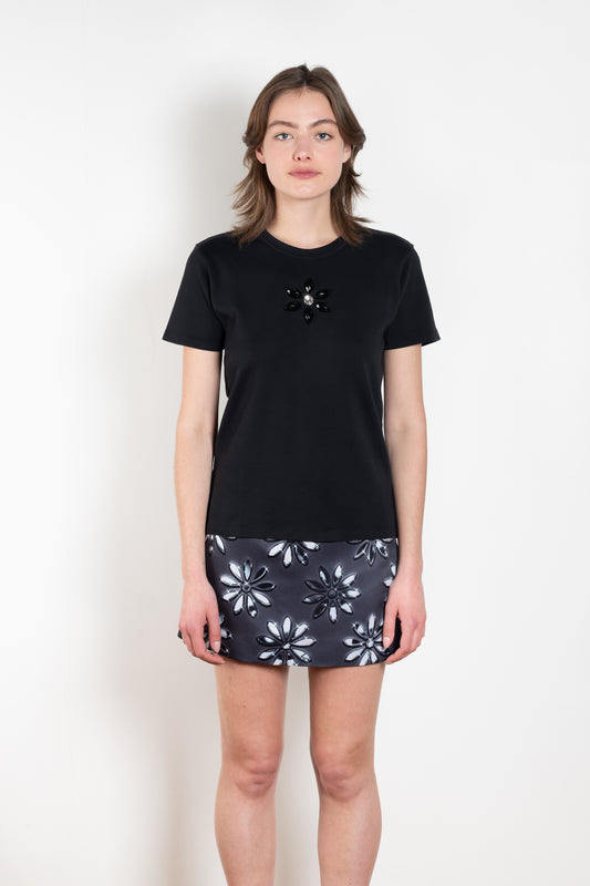 The Embroidered Tshirt by Meryll Rogge is a fitted short sleeved Tee with a floral embroidery