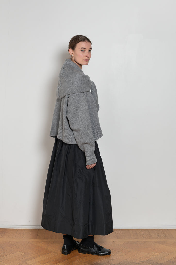 Queens guard scarf by Nackiye