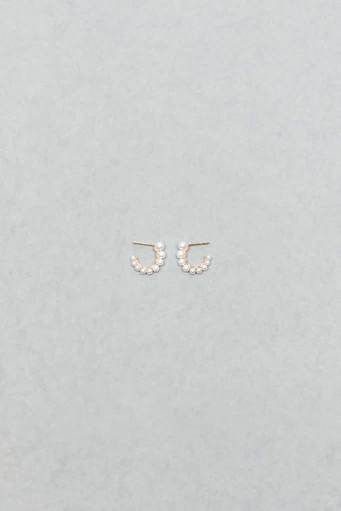 The Petit Boucle De Perle Earring by Sophie Bille Brahe is a&nbsp;mid-size version of the Boucle de Perle earrings