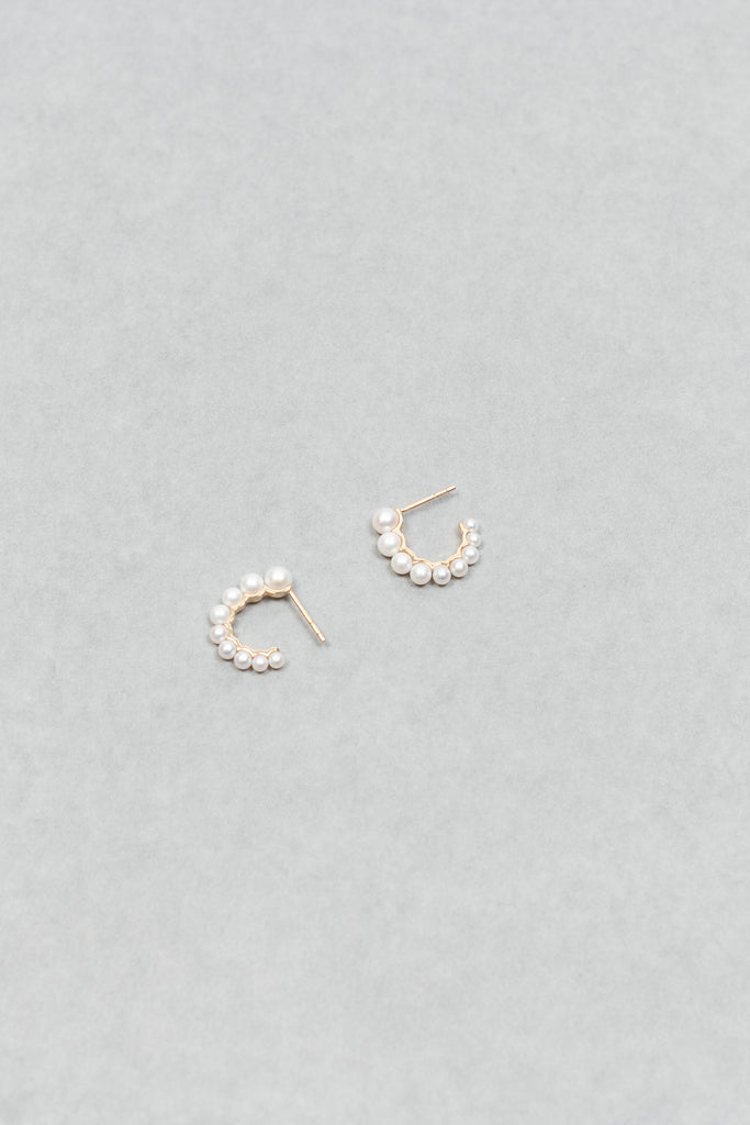 The Petit Boucle De Perle Earring by Sophie Bille Brahe is a&nbsp;mid-size version of the Boucle de Perle earrings