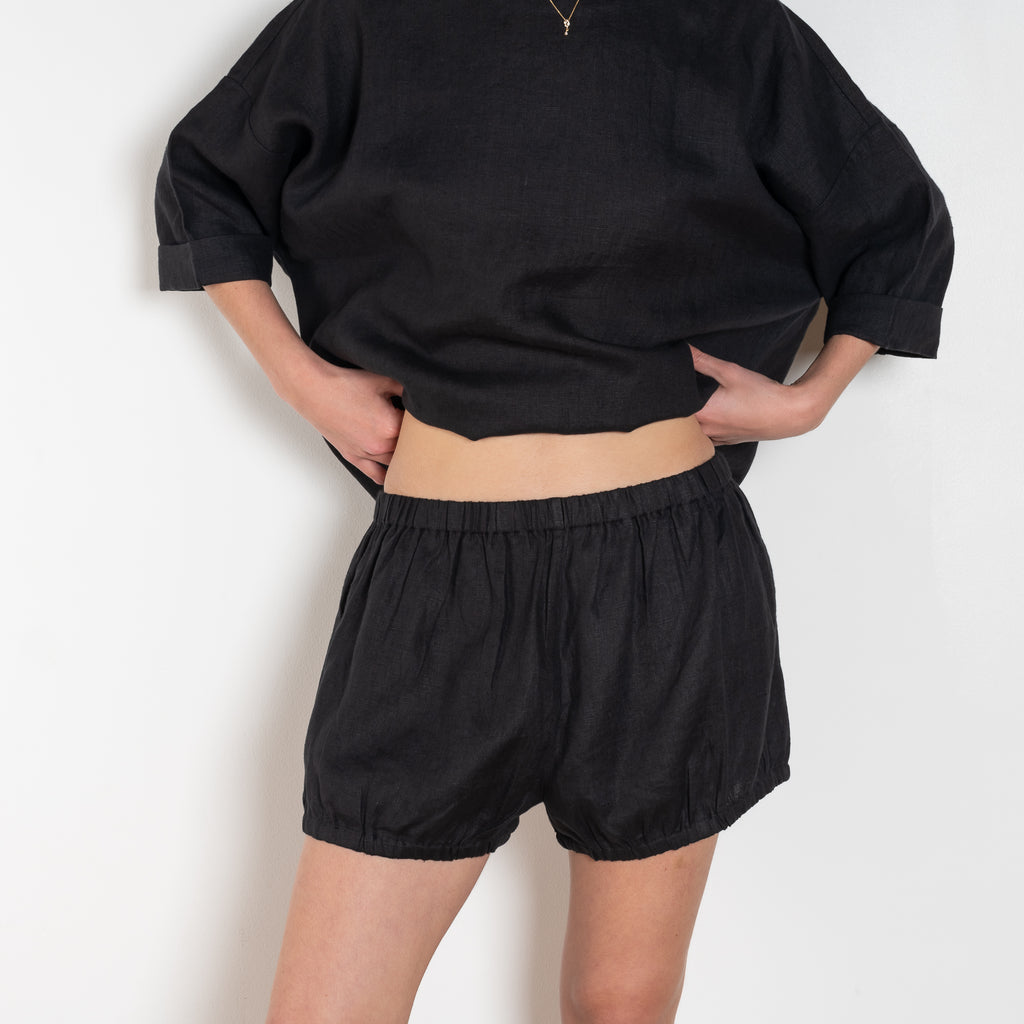The Hera Linen Bloomers by Suzie Kondi has a playful design that flatters the figure with its softly pouched and slightly billowing shape