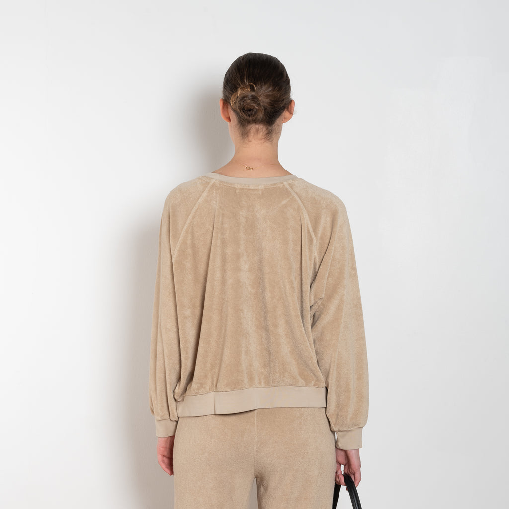 The Samos Sweatshirt by Suzie Kondi is a oversized terry sweatshirt with a generous fit, and softly ribbed comfy sleeves