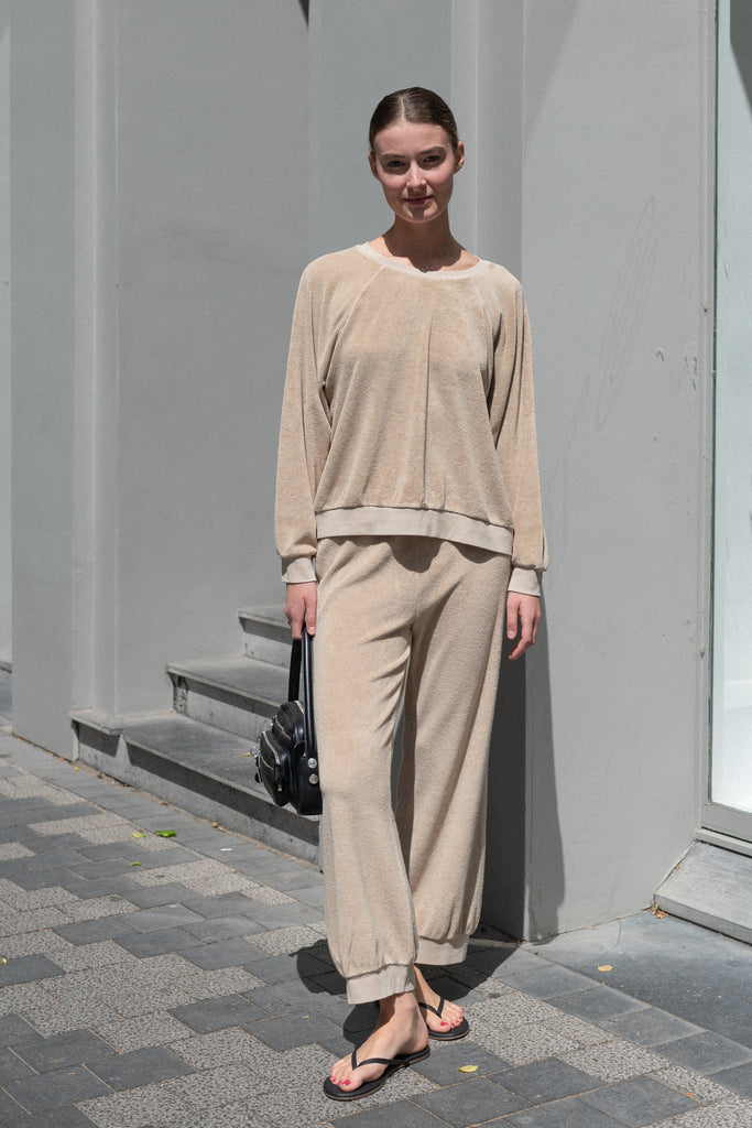 The Samos Sweatshirt by Suzie Kondi is a oversized terry sweatshirt with a generous fit, and softly ribbed comfy sleeves