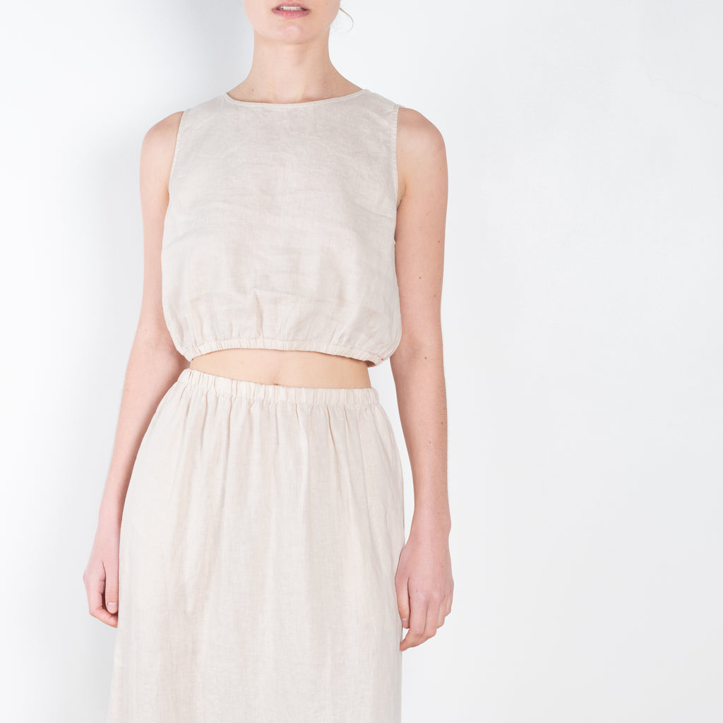 The Tallie Top by Xirena  is a comfy summer cropped top in a lightweight linen with a clean minimal cut