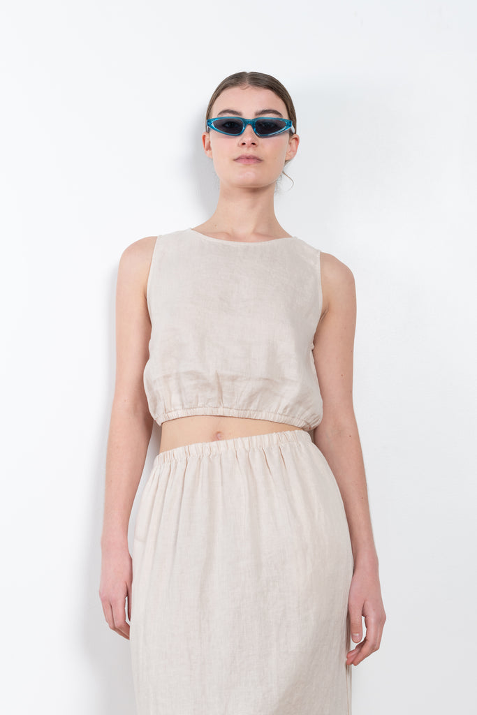 The Tallie Top by Xirena  is a comfy summer cropped top in a lightweight linen with a clean minimal cut