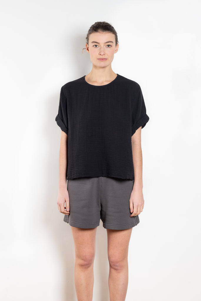 The Carson Top by Xirena is a soft cotton gauze top with a mother of pearl button fastening in the back