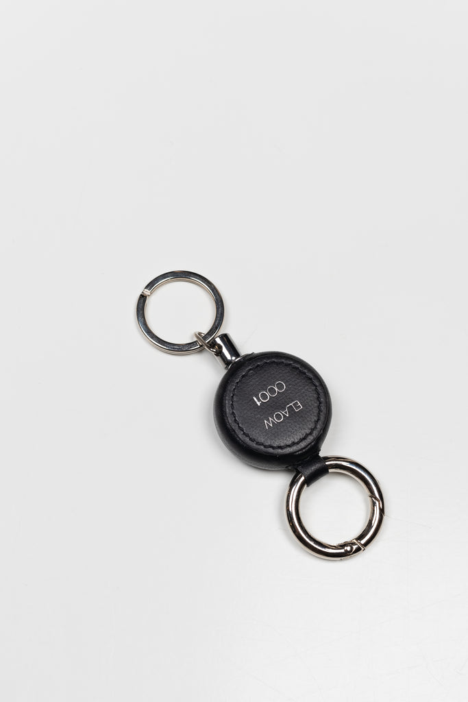 The PK1 Key Holder by ELAOW is a retractable key holder made in soft nappa leather to customize your ELAOW bags